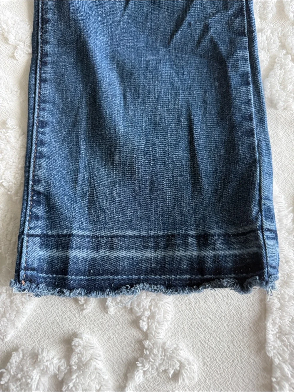 Denizen Levi's Light Blue High-Rise Ankle Straight Jeans. Size 16. Frayed Cuffs.